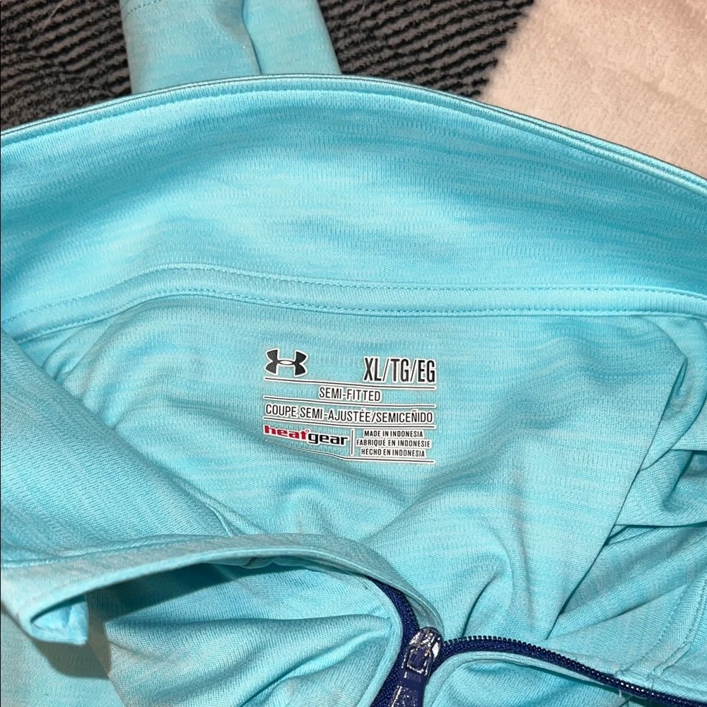 Under Armour Shirt Bundle - Picture 6 of 10